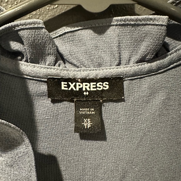Express Women’s’ gray button up blouse. Size XS. - Picture 2 of 2
